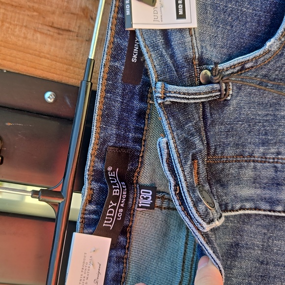 Judy Blue Distressed Skinny Jeans Blue Distressed with Tummy Control sz 11 - Picture 2 of 6